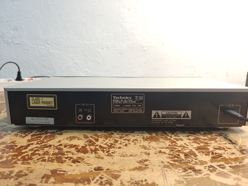 Odtwarzacz CD Technics SL-P220