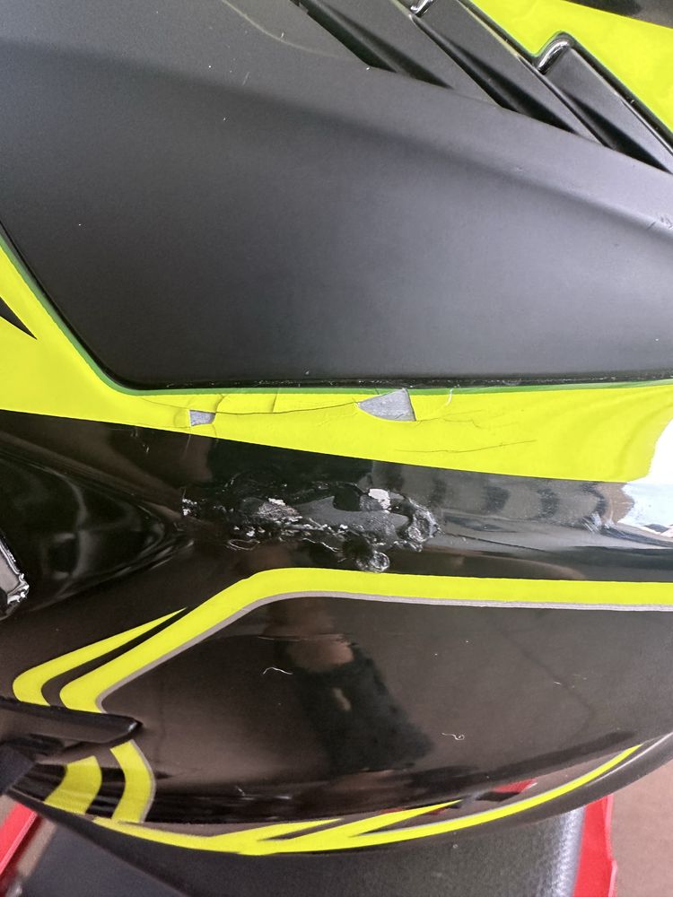 Airoh Commander XXL FLUO