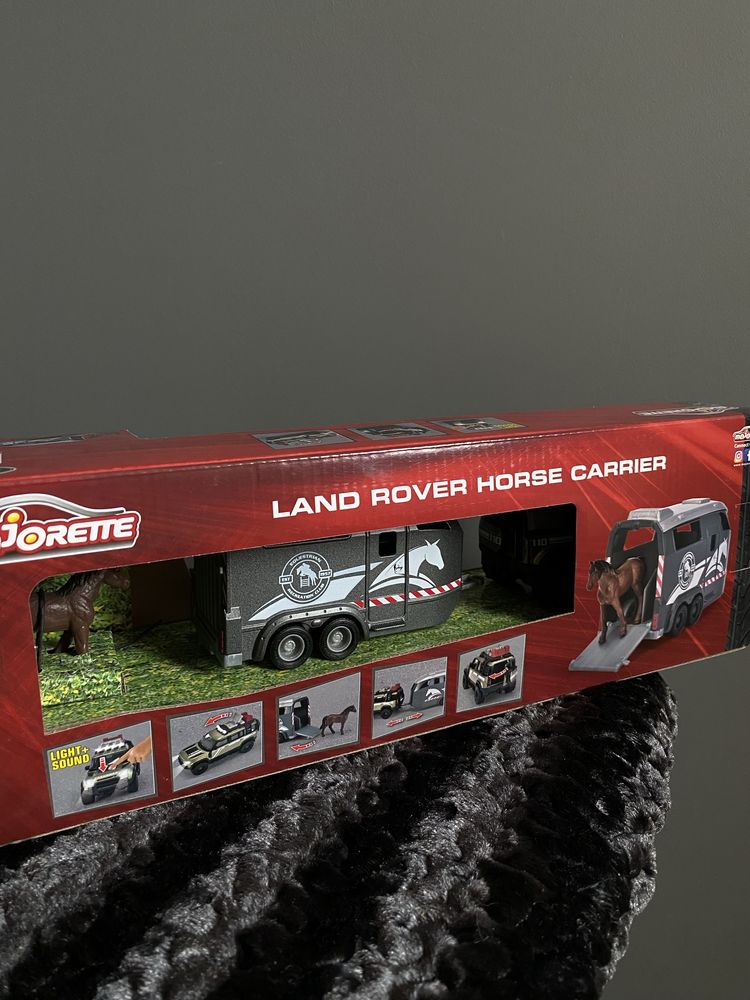 Land rover horse carrier box toy