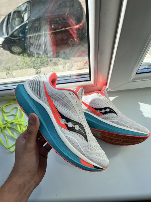 Чоловічі кросівки Saucony Endorphin для бігу