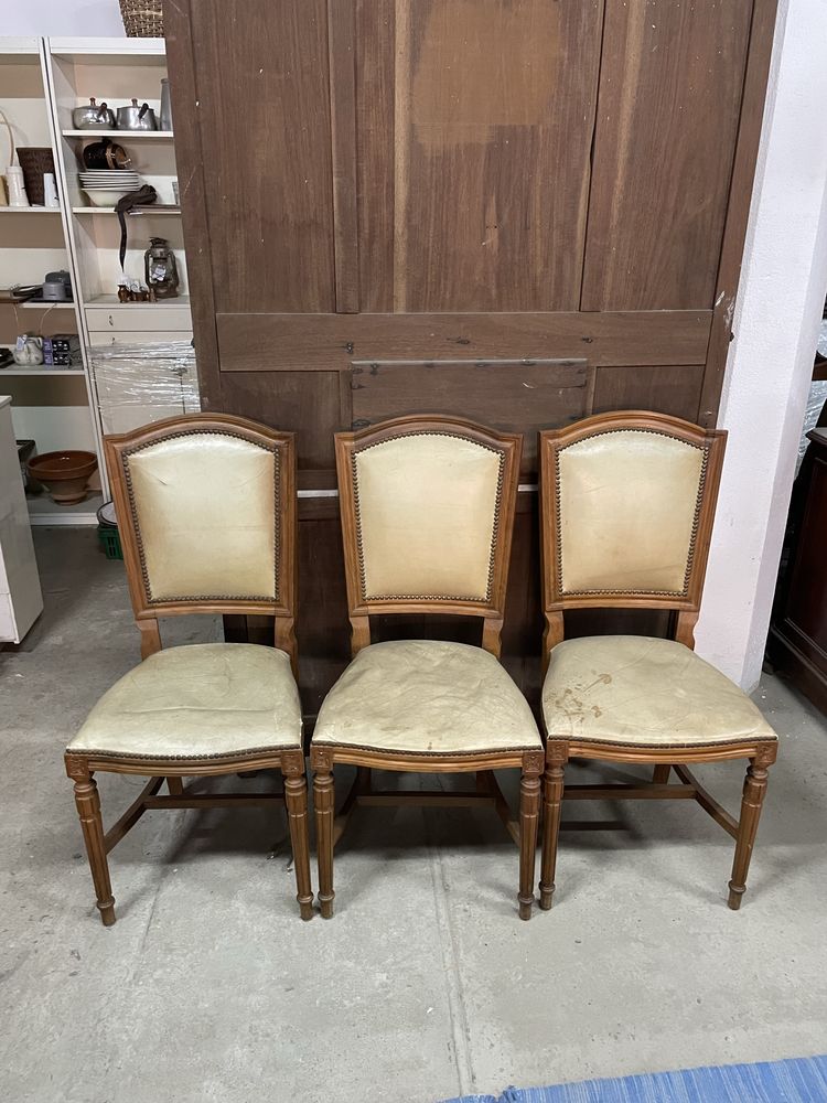 Conjunto de 3 Cadeiras Antigas em Madeira Maciça