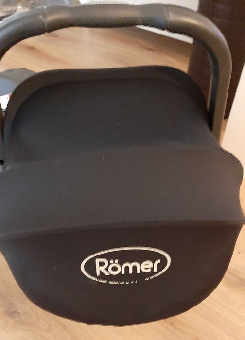 Cadeira Bebé Britax Romer Baby-Safe Plus SHR II + Base Isofix