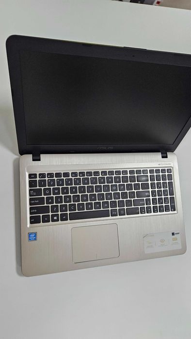 Laptop Asus F540M
