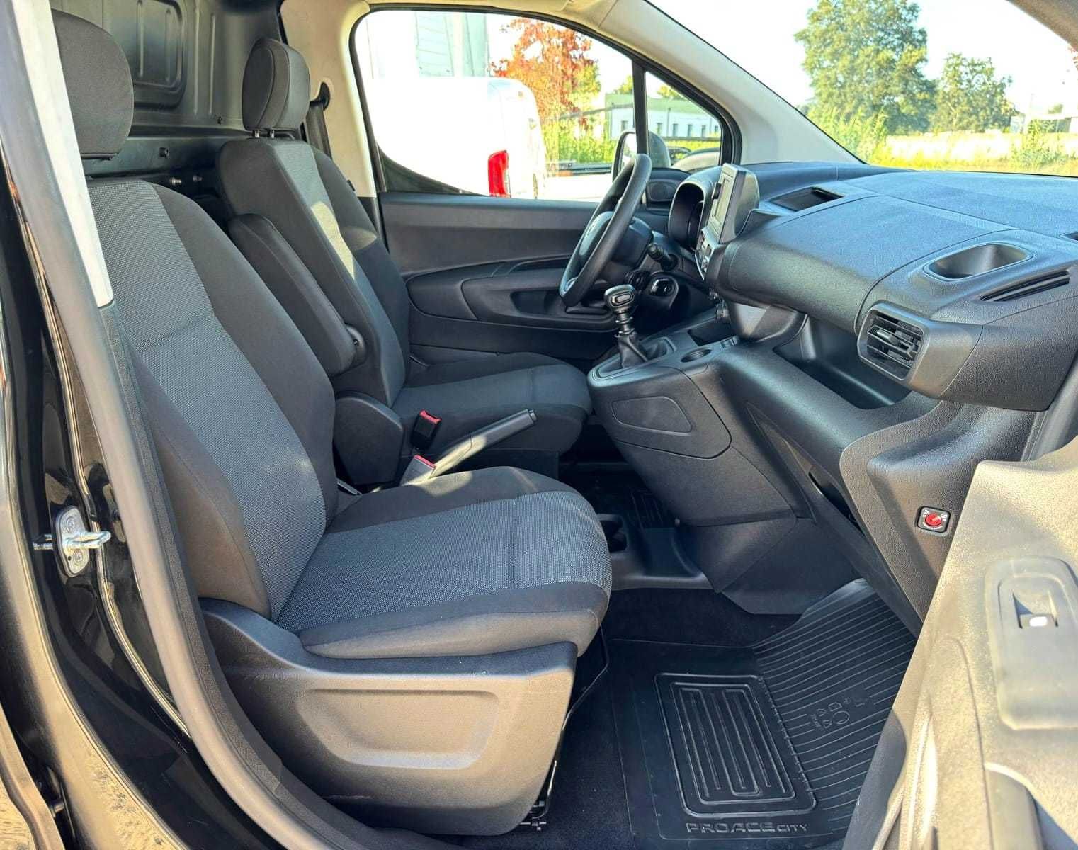 Toyota Proace City 1.5 D- 2023- Poucos quilómetros