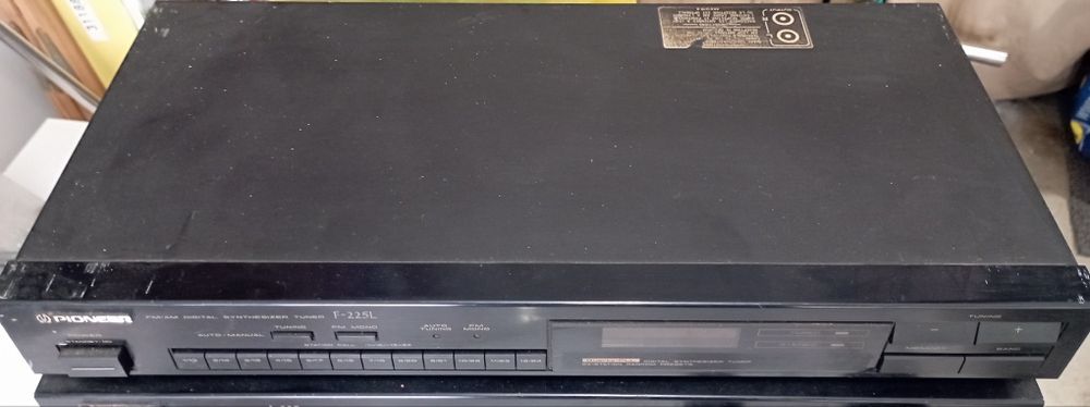 Radio Pioneer F-225L