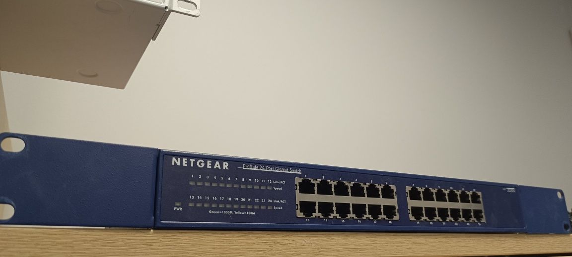 Switch Netgear Gigabit JGS524 24x10/100/1000Mbit