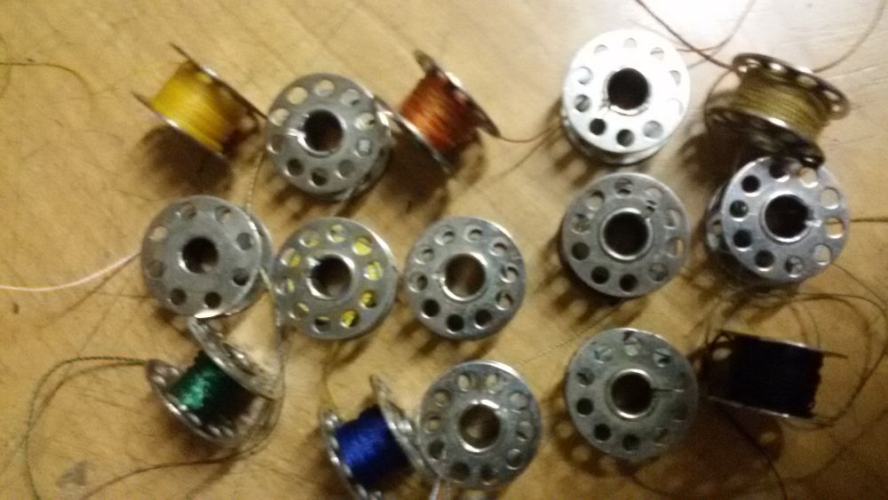 Canelas - carrinhos de linha