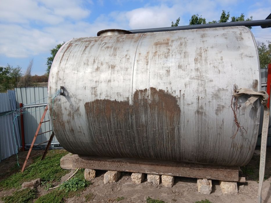 Продам бочку под воду 8 куб