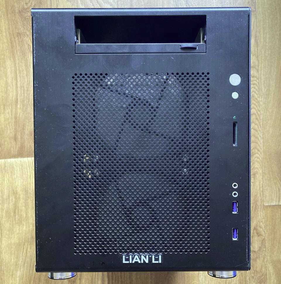 - Lian Li - Крутой Корпус PC-V354 (Black, White)