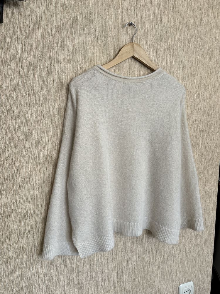 Ніжний, мʼякий, якісний светр h&m, в складі вовна і ангора