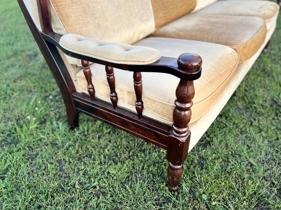 Zestaw mebli fotele ława i sofa