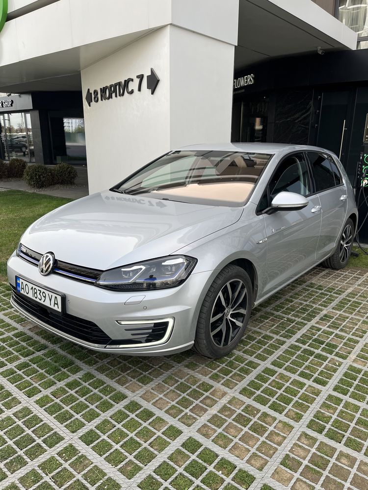 Продам Volkswagen E-golf 2019 54 000km