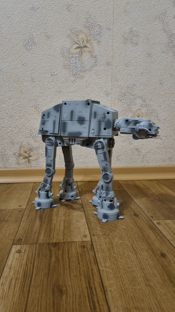 Робот Star Wars AT-AT на радіокеруванні