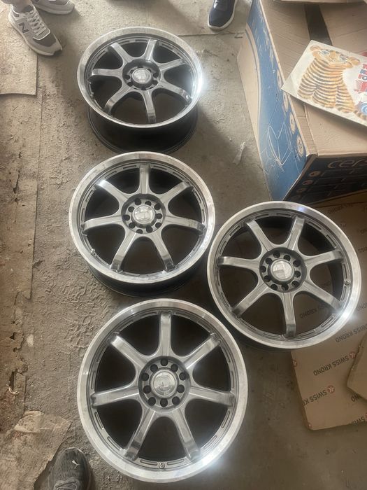 Продам титани   5х114.3 r17