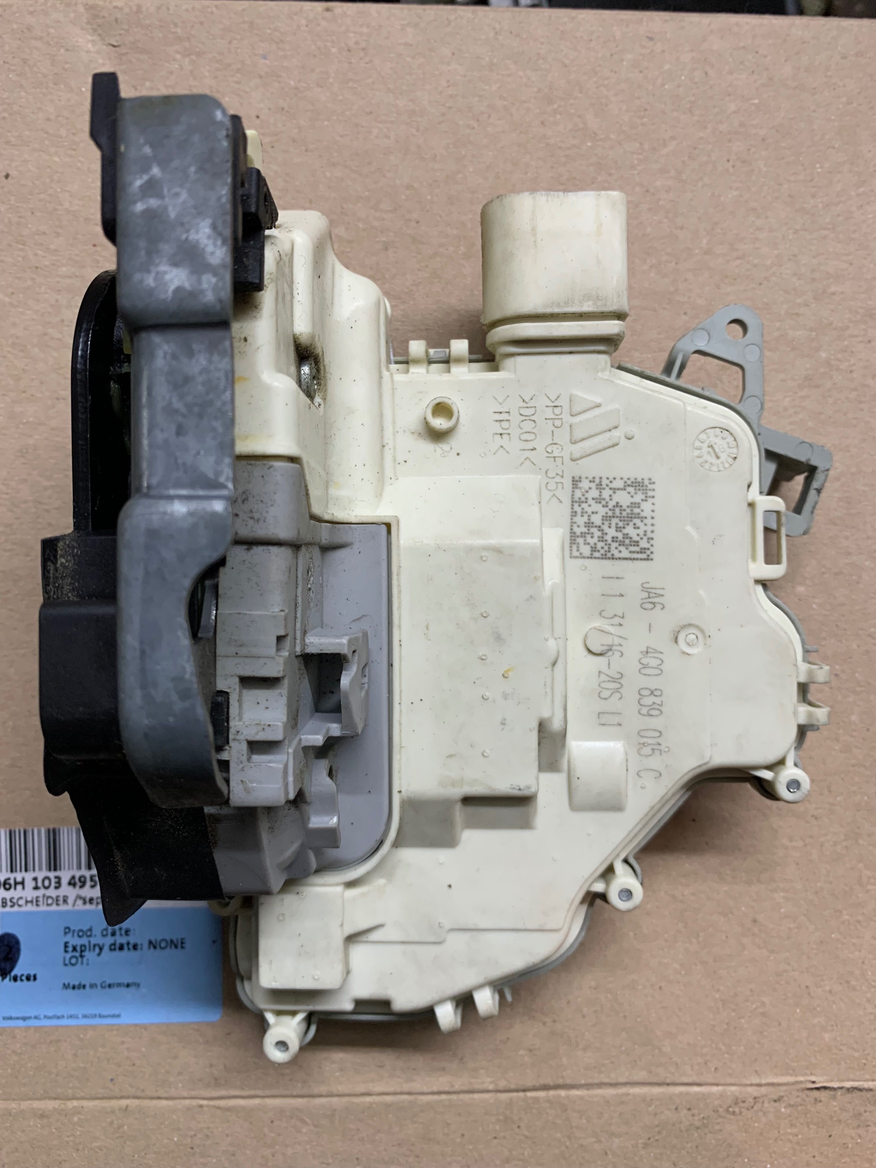4G0839015C VAG
Замок двери задний левый  A3 , Q3 8u, Q7 4m, vw touareg