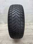 Opona zimowa Goodyear ULTRAGRIP PERFORMANCE  SUV 235/55R19 105 V