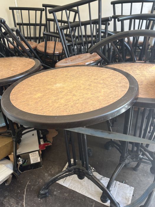 Cadeiras e mesas conjunto de 32 cadeiras + 4 mesas