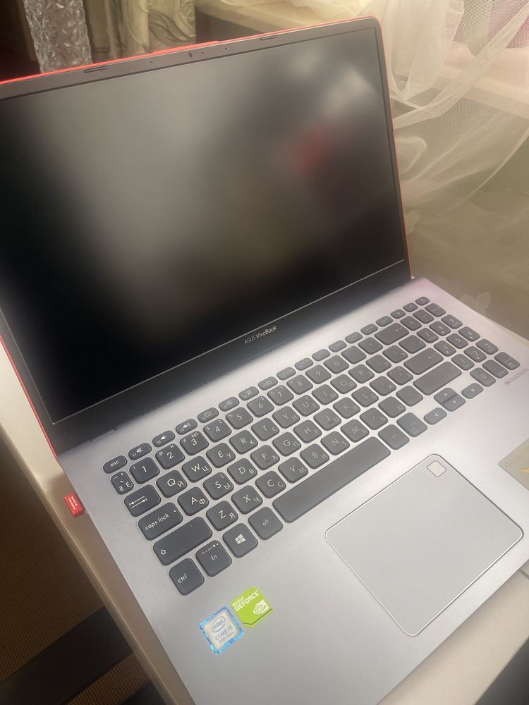Ноутбук ультрабук Asus VivoBook S15 s530un