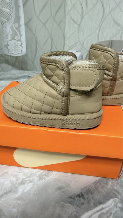 Угги взуття ботінки  17 р