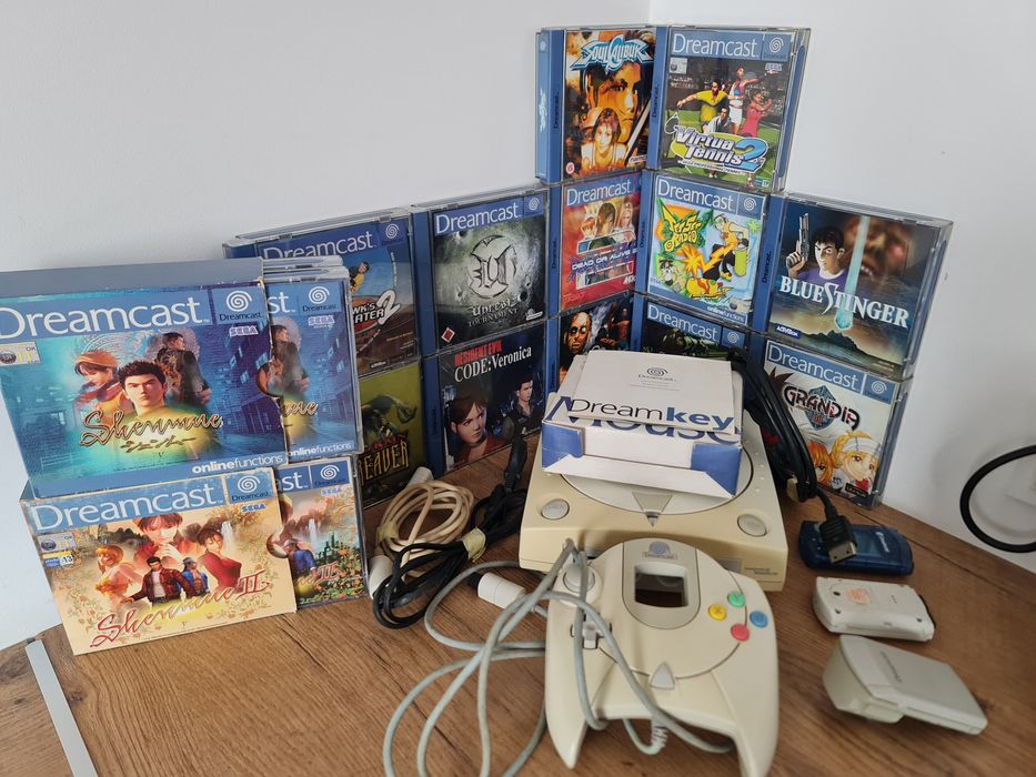 Sega Dreamcast konsola plus gry + pad + kable