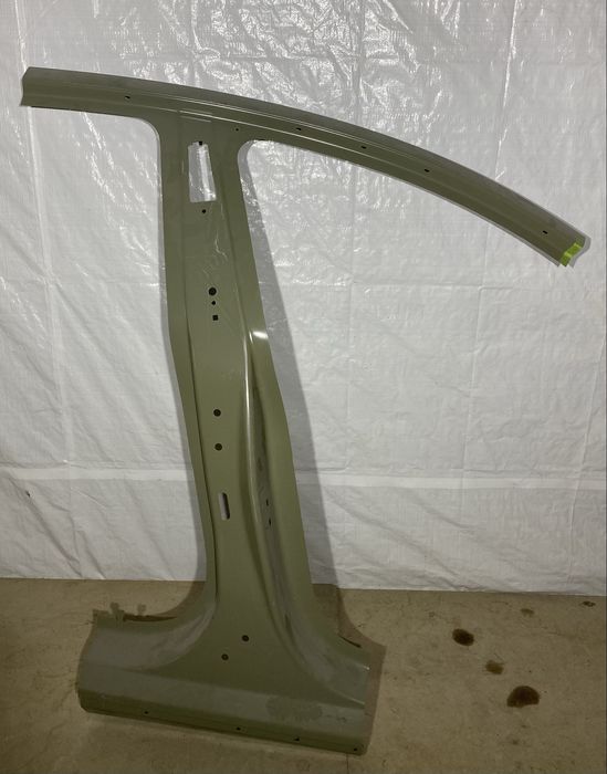 Tesla Model Y боковина кузова