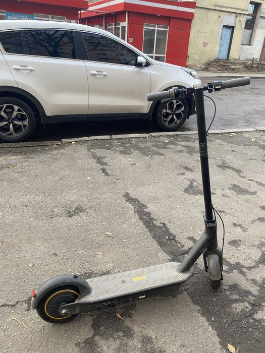Продам электросамокат найнбот джи 30