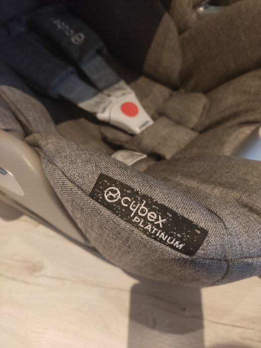 Cybex fotelik z obrotową bazą cloud z i-size