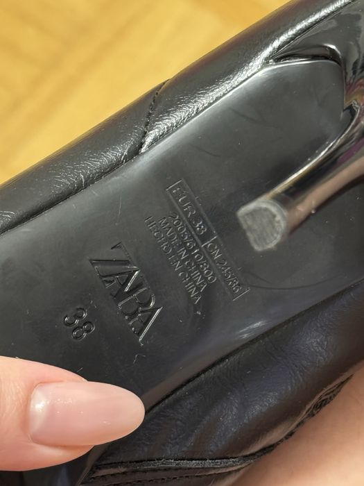 ZARA | Шкіряні чорні чоботи на підборах (9,5 см) Ботфорти