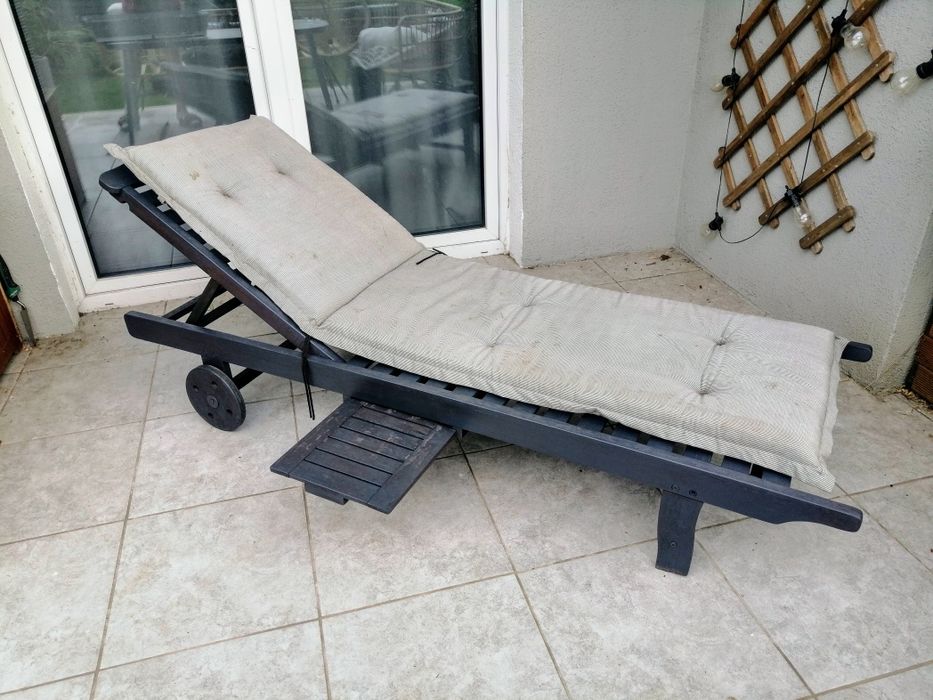 Leżak ogrodowy drewniany z poduszką