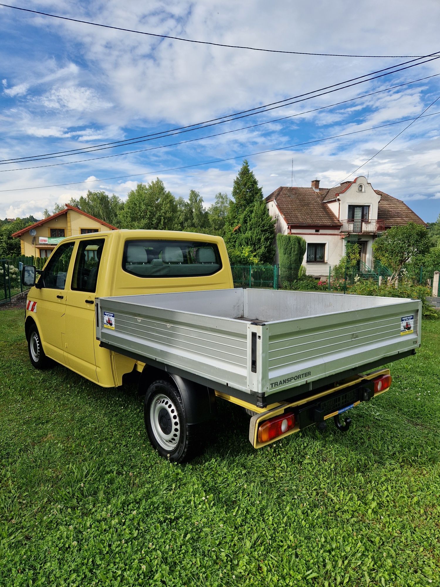 Volkswagen transporter doka brygadówka skrzynia rama 6 osobowy klima