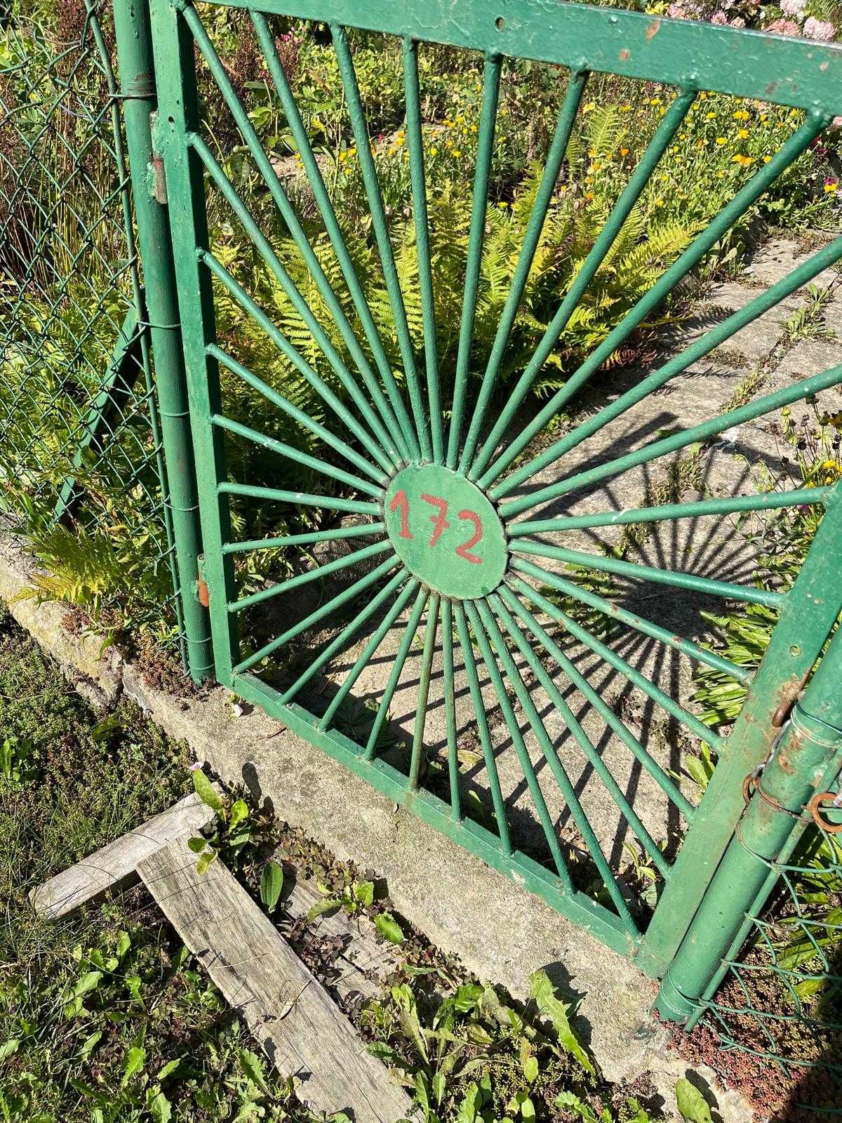 Działka  ogrodowa ROD z altaną
