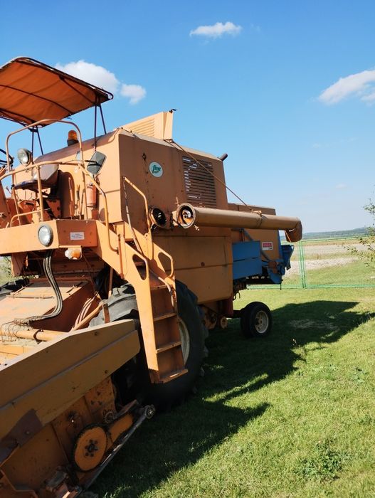 Kombajn zbożowy Bizon Z056