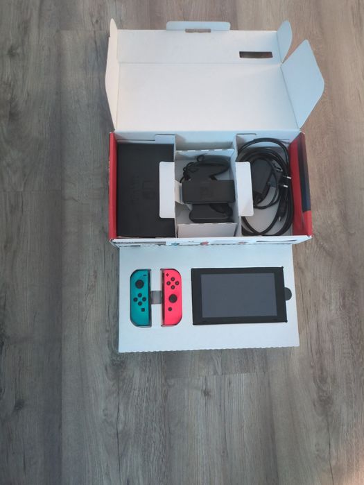 Nintendo switch 1 v2 com jogo Pokémon violet