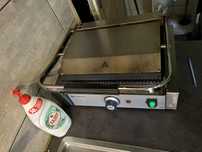Opiekacz HENDI 2200w mocy