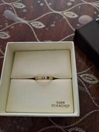 Золотое обручальное кольцо с бриллиантиком