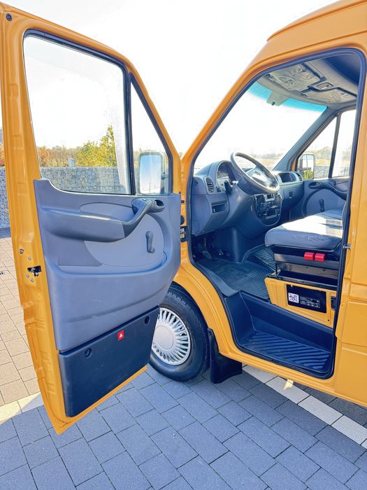 Mercedes-Benz Sprinter 2005 рік