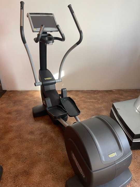 Orbitreki - 2 sztuki-TechnoGym Synchro EXC700