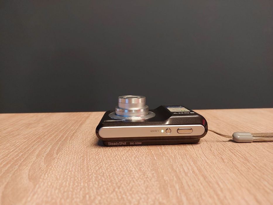 Sony Cyber-shot DSC-S2000 цифровий фотоапарат