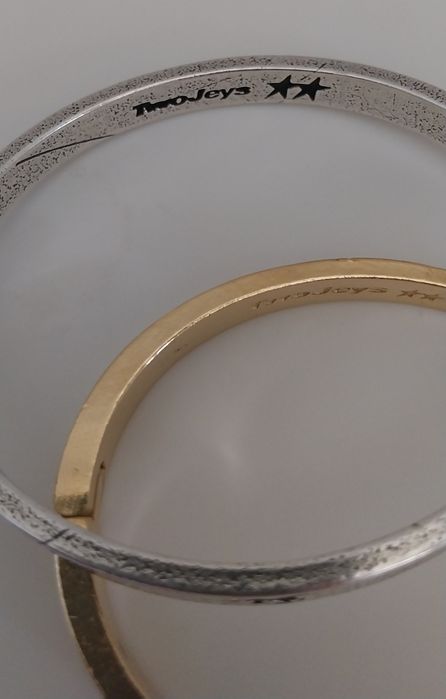 Duas pulseiras originais TwoJeys