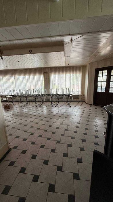 Продається комерційне приміщення в м. Чернівці (район Ленківці)