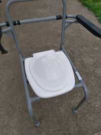 Продається крісло туалет, для людей з обмеженими можливостями.