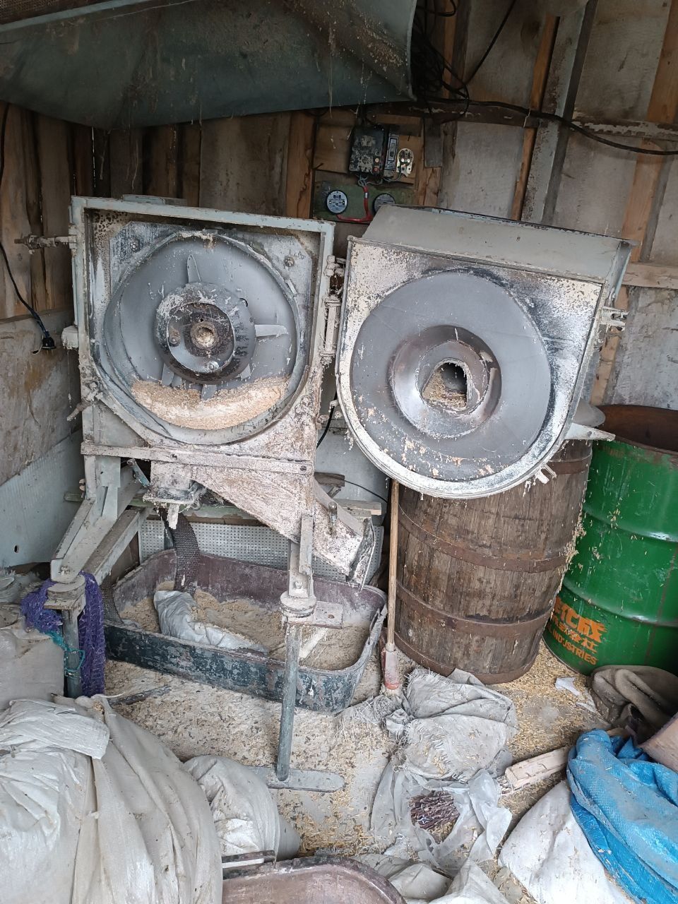 ДКУ 220/380ВТ  продам