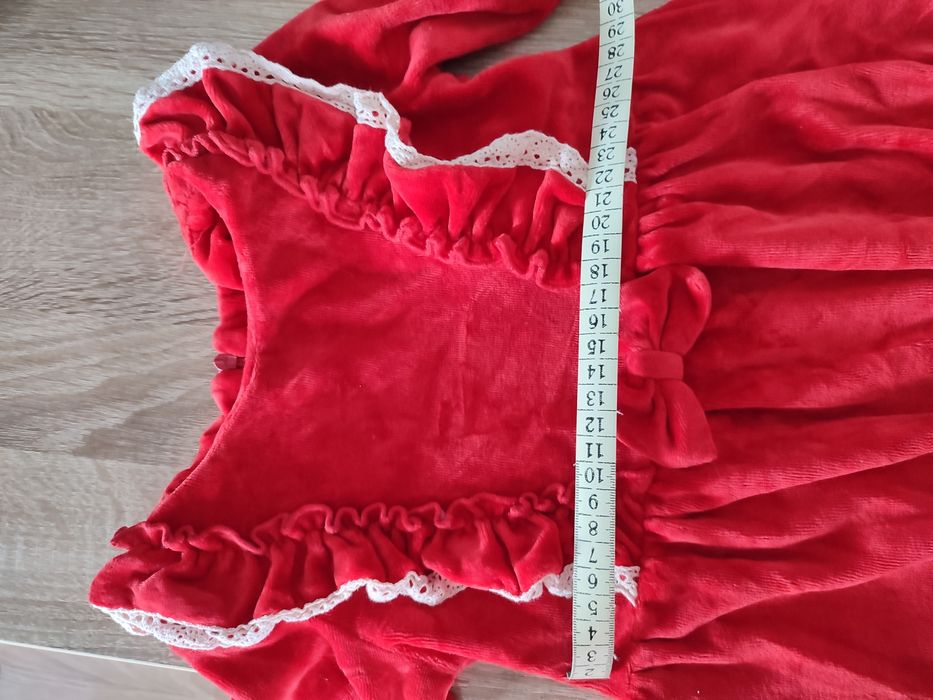 Elegancka Welurowa czerwona sukienka 116