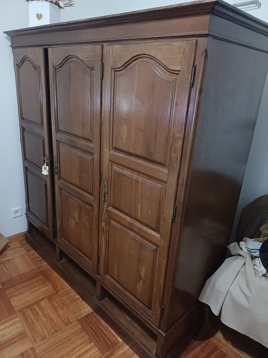 Guarda roupa um bom estado