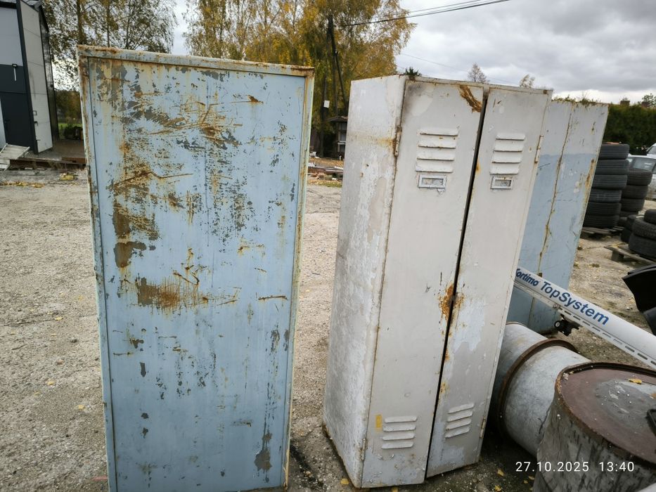 Szafki na ubrania lub narzędzia