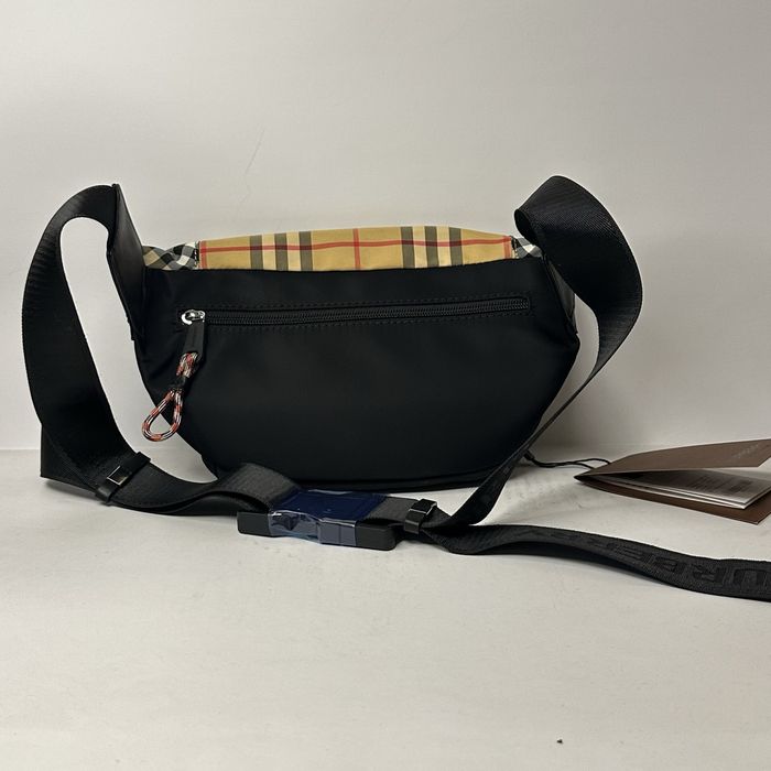 Сумка бананка burberry