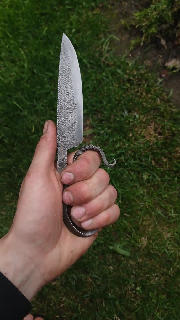 Ręcznie wykuty nóż kowalski / noże kowalskie / knifemaking