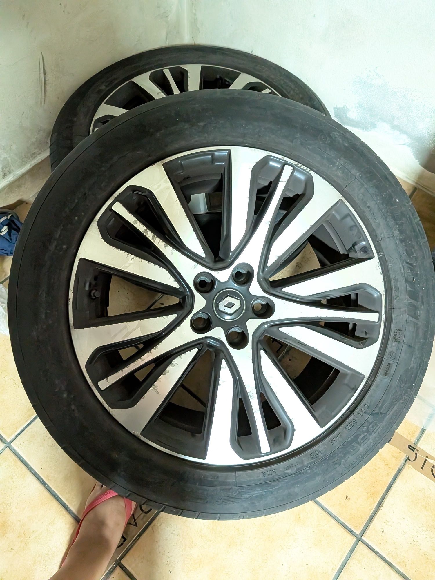 *Conjunto de Jantes 19" com Pneus Michelin – Excelente Oportunidade!*
