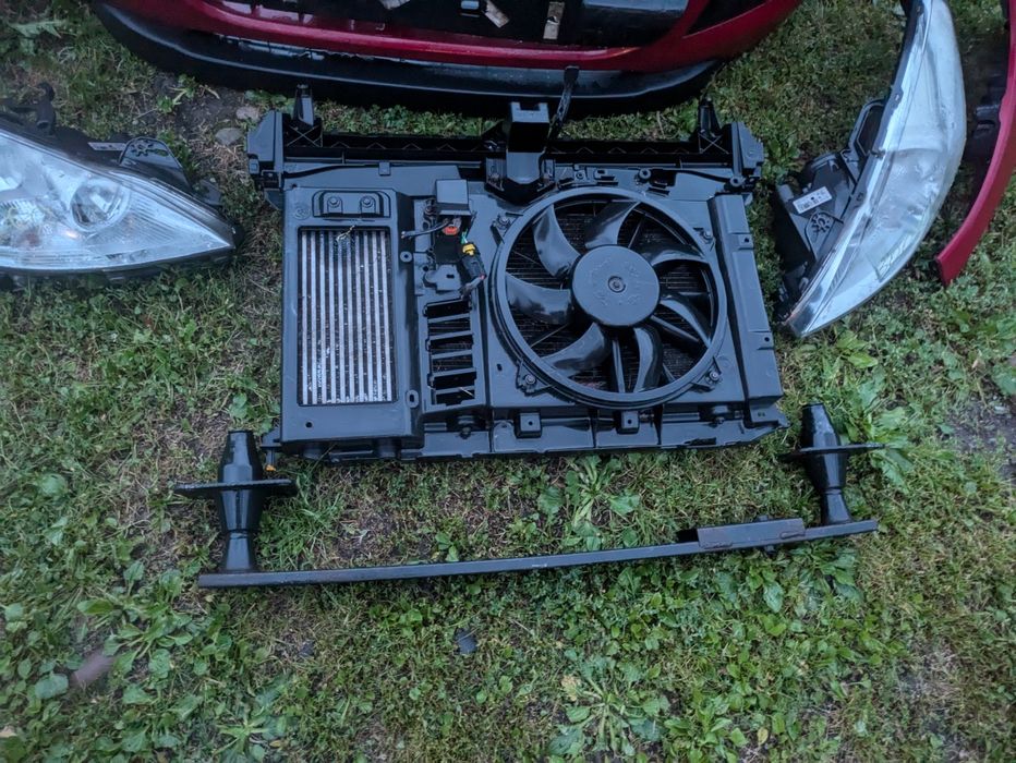 Бампер підсилювач фари телевізор радіатори крила комплект Peugeot 5008