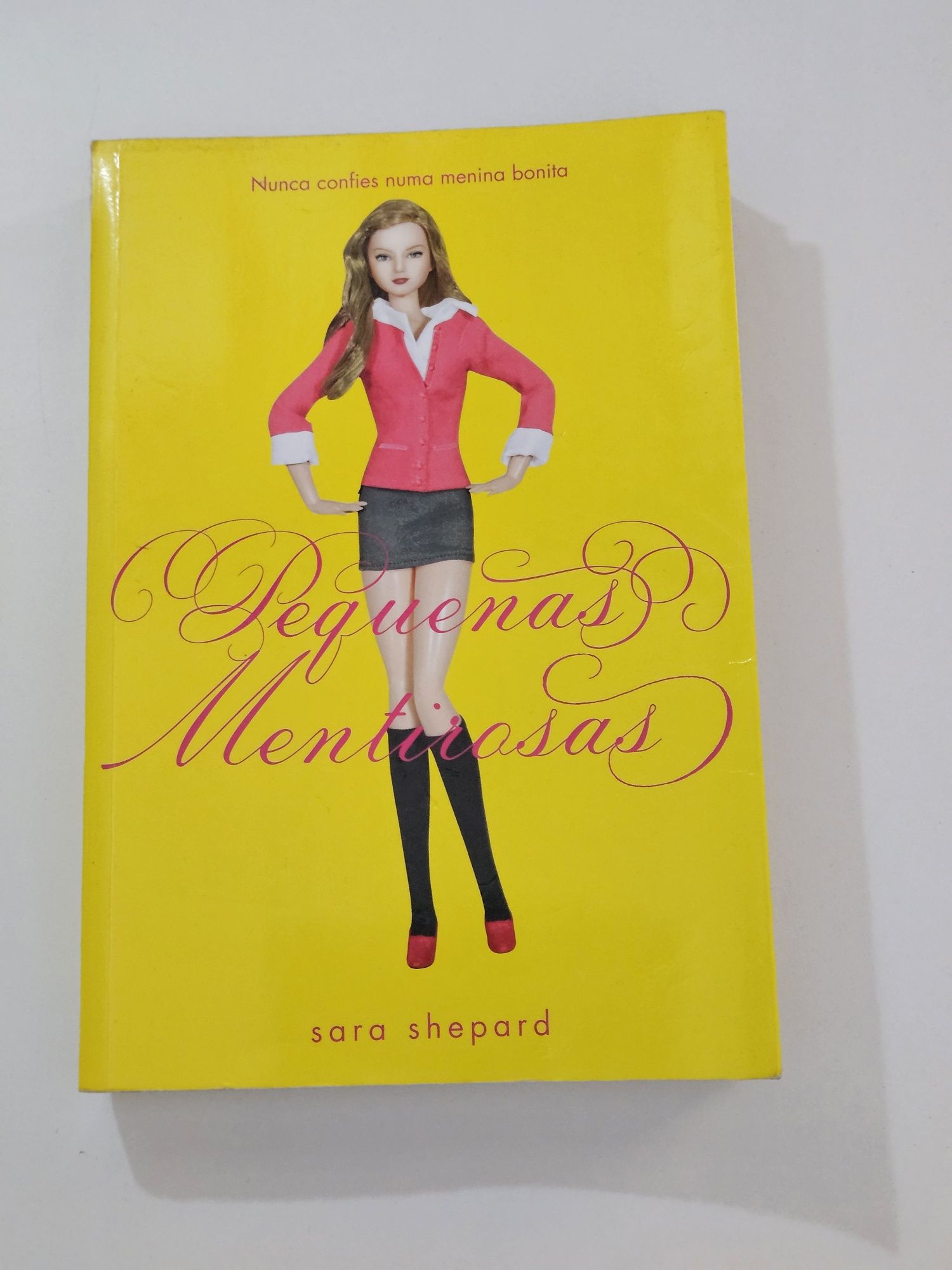 Livro Pequenas Mentirosas
